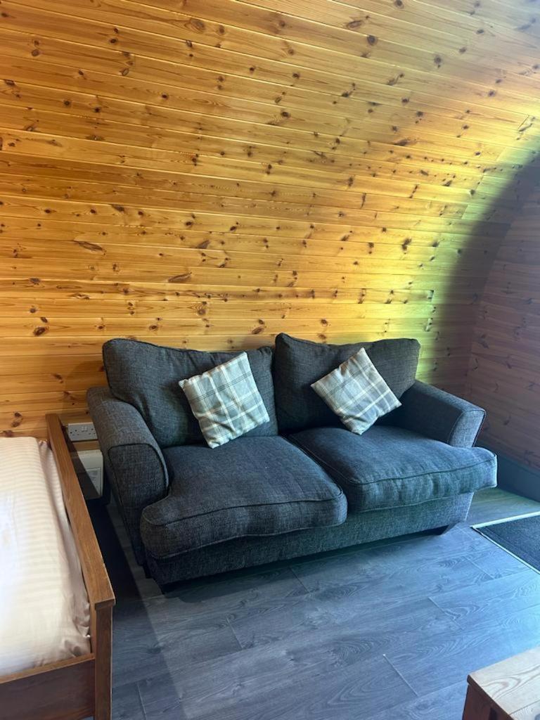 Original Glamping Pod With Hot Tub Hotel Frodsham Ngoại thất bức ảnh