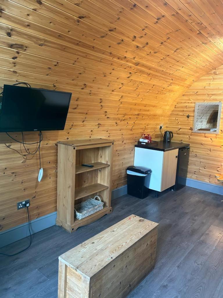 Original Glamping Pod With Hot Tub Hotel Frodsham Ngoại thất bức ảnh