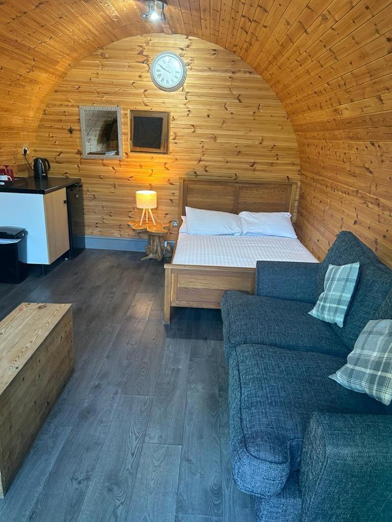 Original Glamping Pod With Hot Tub Hotel Frodsham Ngoại thất bức ảnh