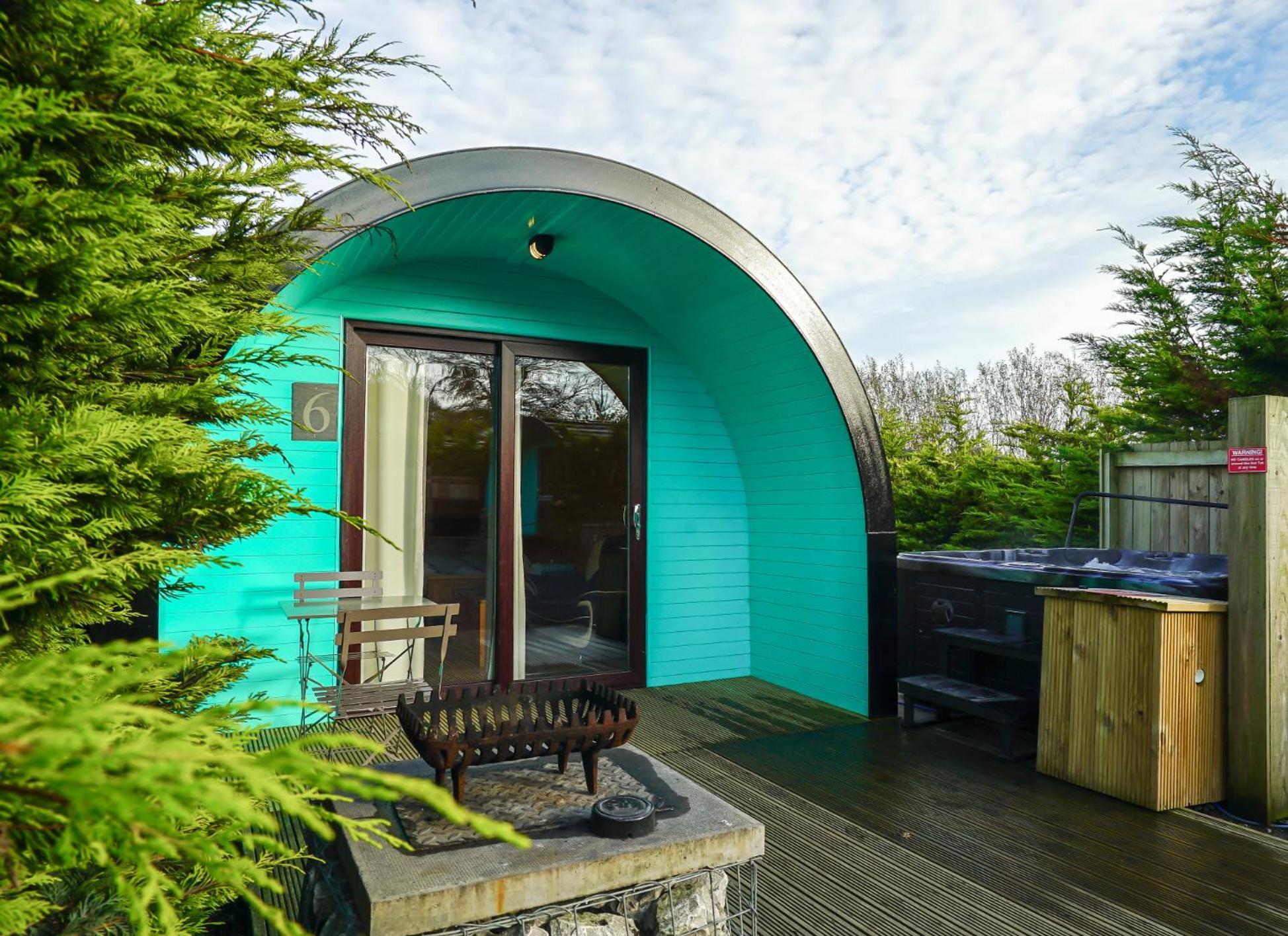 Original Glamping Pod With Hot Tub Hotel Frodsham Ngoại thất bức ảnh